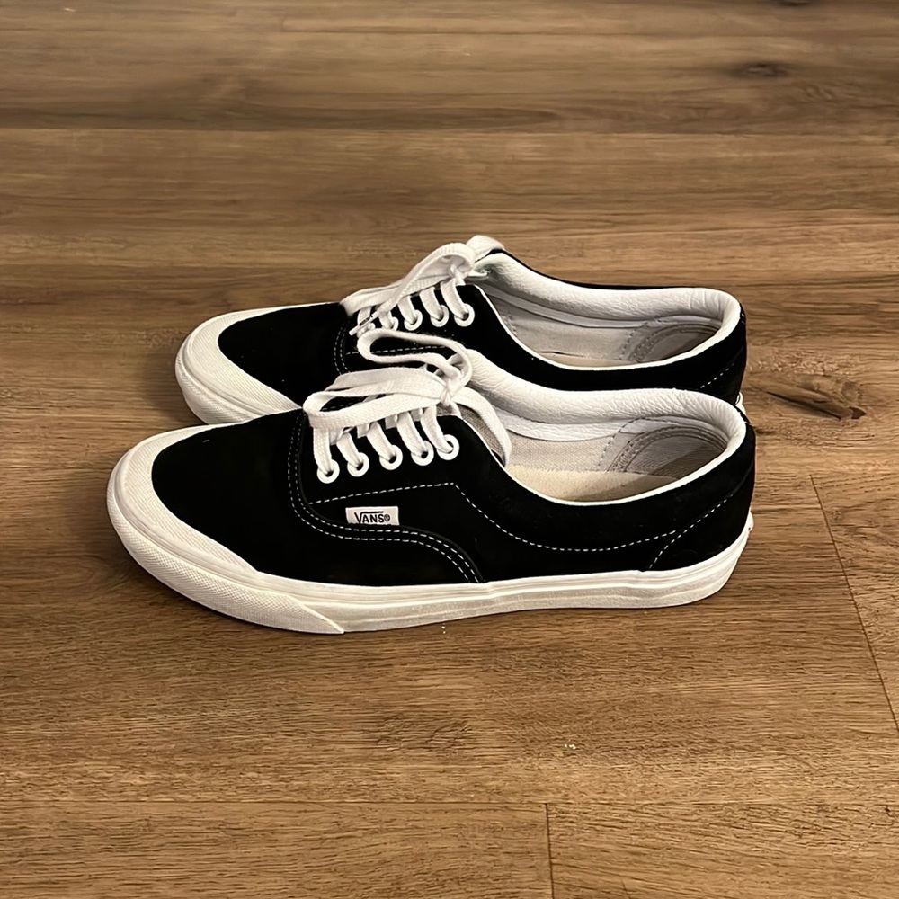 Vans Era